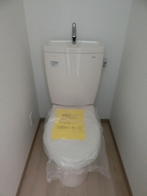 中野区沼袋２丁目の賃貸マンションのトイレ