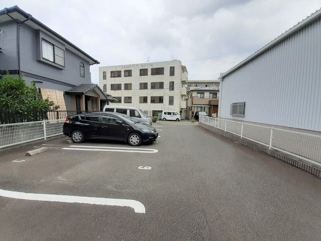 ディアコ－ト柳瀬の駐車場