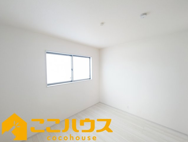 読谷村比謝　リーブルガーデン　新築戸建て　全2棟　2号棟の子供部屋|子供部屋5.7帖
