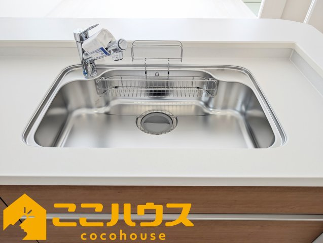 読谷村比謝　リーブルガーデン　新築戸建て　全2棟　2号棟のキッチン|洗い物のしやすいワイドシンク
