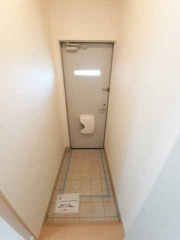 アモーレ今津Ⅱの玄関|明るい玄関です