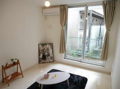 福岡市南区横手３丁目のアパートの居間・リビング
