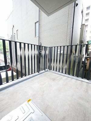 バースシティ横浜大通り公園のバルコニー
