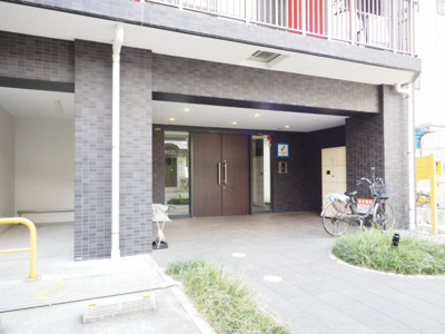 【エントランス】 | グランパシフィック今里南 | 落ち着いたエントランスです