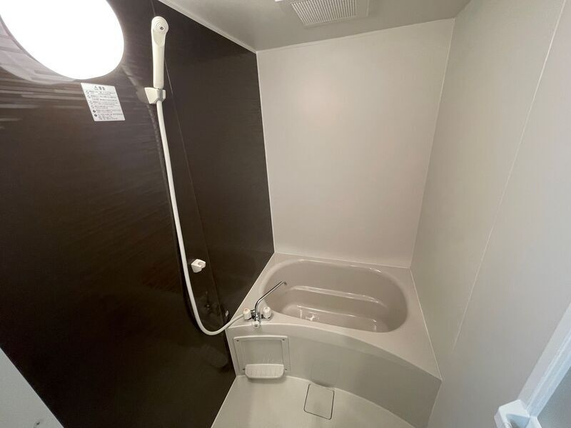 東村山市久米川町４丁目のアパートの浴室