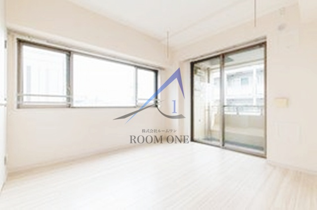 リビナ奥村ドゥーの居間・リビング|洋室のお部屋です。