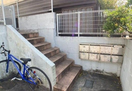 ドムール成瀬台のエントランス
