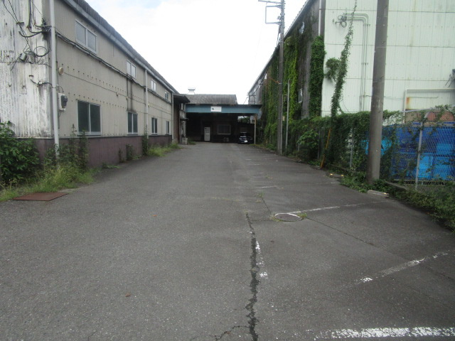厚木市上依知の倉庫