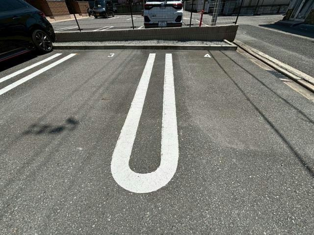 メゾン・リベルタの駐車場