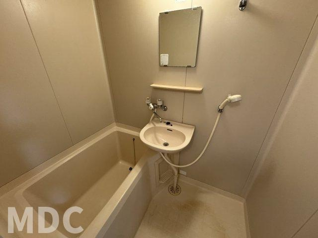 サンステージ上助任の浴室