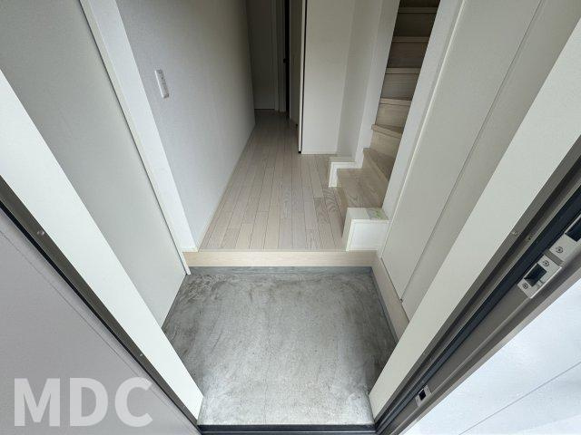 ピースグロリアＢの玄関