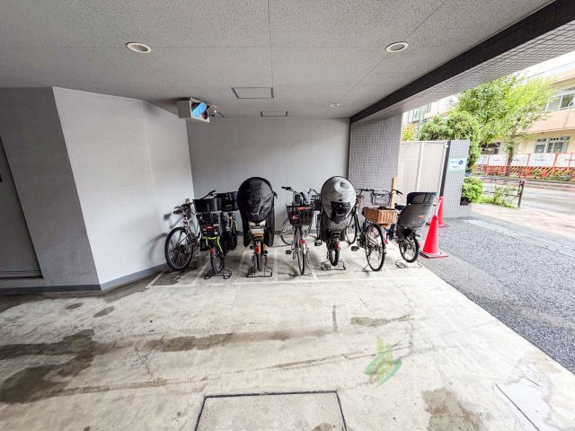 ライオンズシティ東京根岸の駐輪場