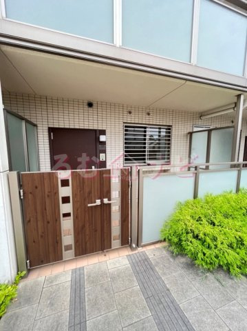 福岡市南区曰佐４丁目の賃貸マンションのエントランス