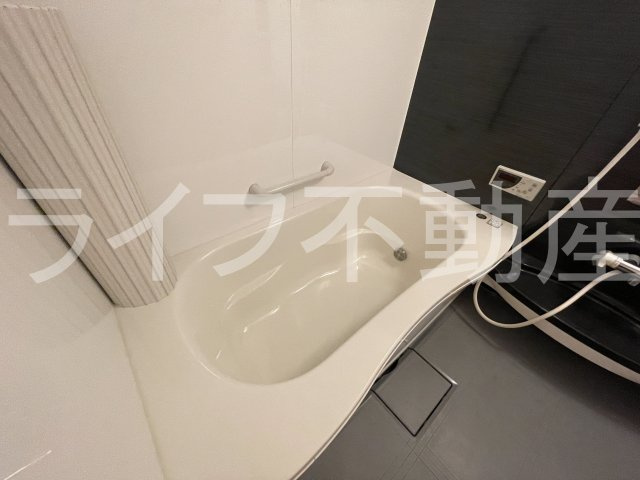 ドミール本町の浴室|きれいなお風呂です