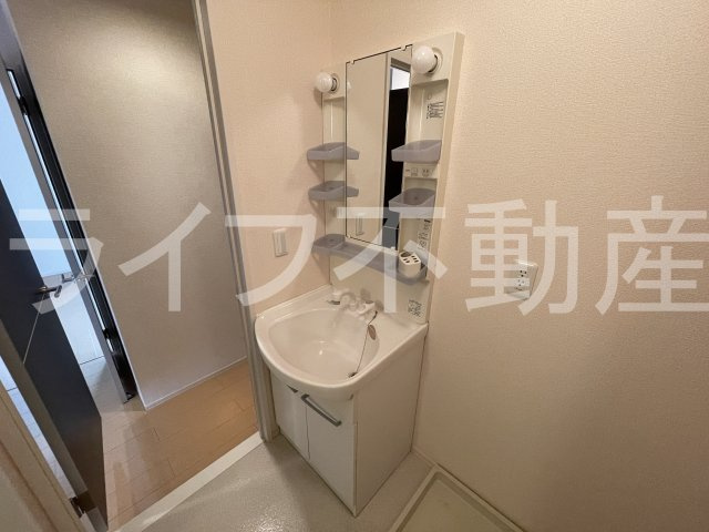 ドミール本町の独立洗面台|独立洗面台で身支度をすべて済ませてしまいましょう