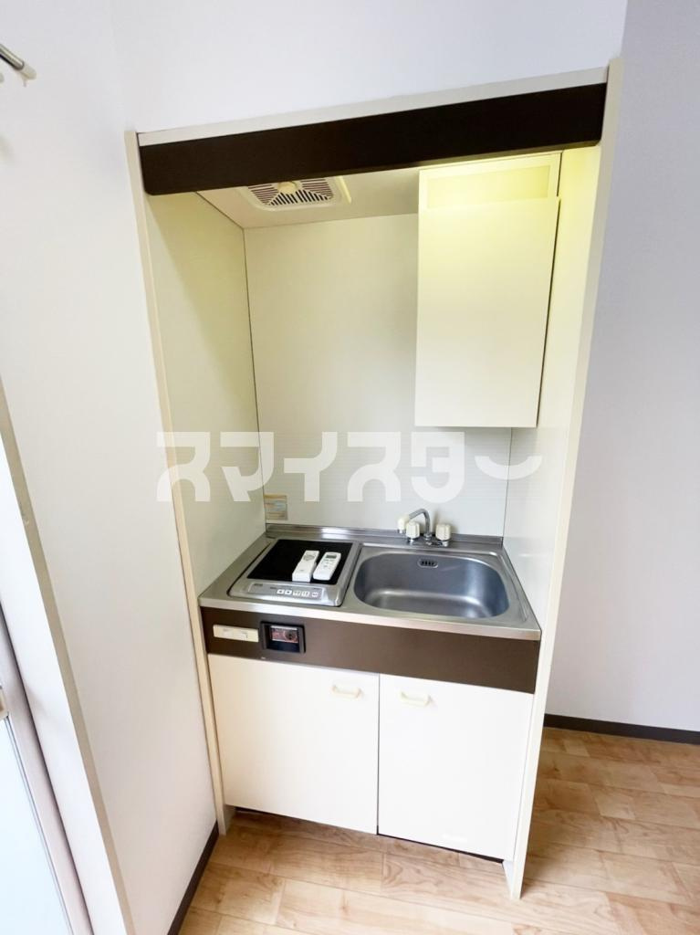 調布市八雲台２丁目のアパートのキッチン