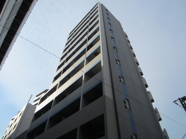 北区滝野川３丁目の賃貸マンションの外観|西巣鴨駅徒歩4分の立地です