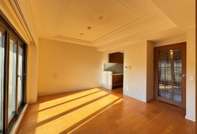 ワコーレ霞ヶ丘景彩館の居間・リビング