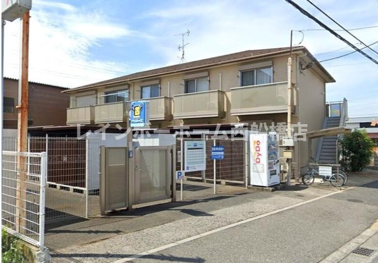 オークス夏見台の玄関