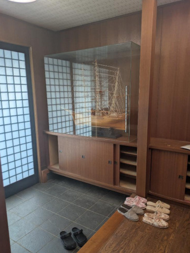海老名市望地　中古戸建の玄関
