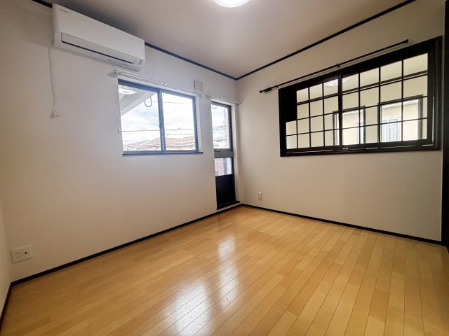 明石市魚住町清水戸建の洋室