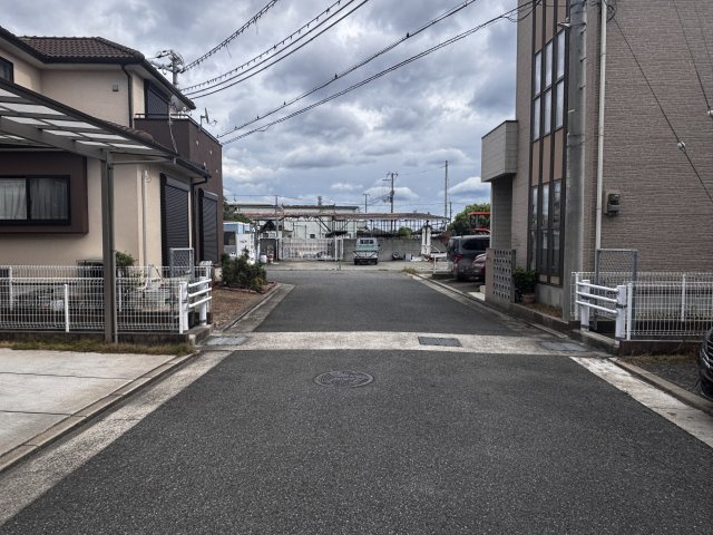 明石市魚住町清水戸建の前面道路含む現地写真