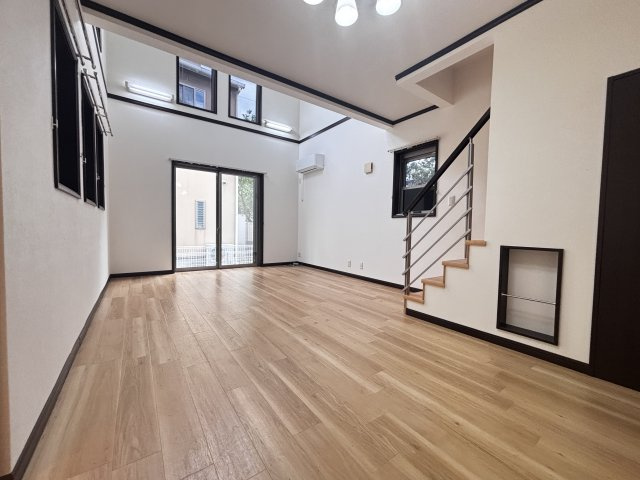 明石市魚住町清水戸建の居間・リビング