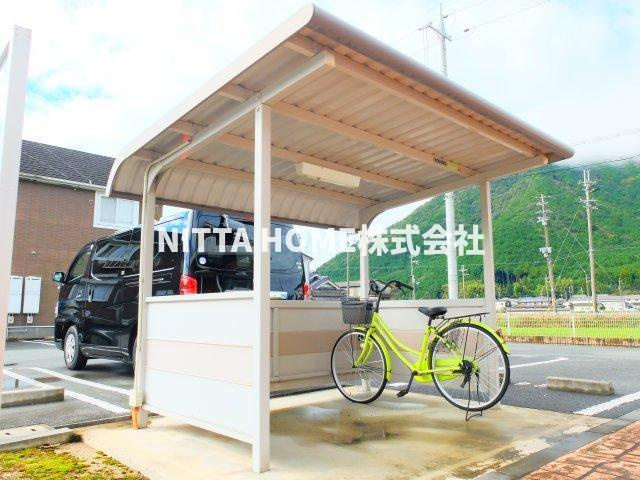ポライトリー　ガーデンＢ棟のその他共用部分|屋根付きの駐輪場は無料です◎