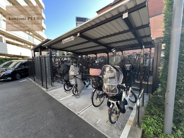 プレミスト関目高殿駅前の駐輪場