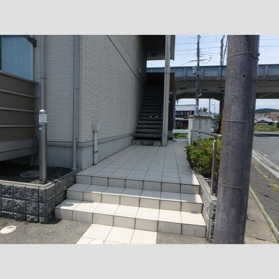 【エントランス】 | コンフォートMーII | 建物入り口の写真です。
