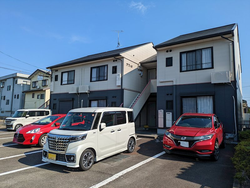 ラフィネ の駐車場