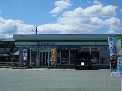 カルタムの周辺|ファミリーマート河北体育館前店まで210m