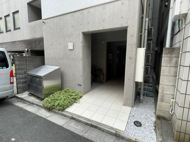 アイ・ステージ千束のエントランス