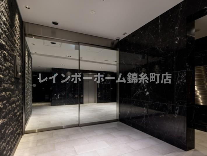 エストゥルース新小岩のエントランス