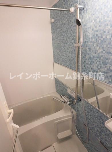エストゥルース新小岩の浴室