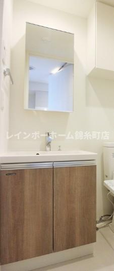 エストゥルース新小岩の独立洗面台
