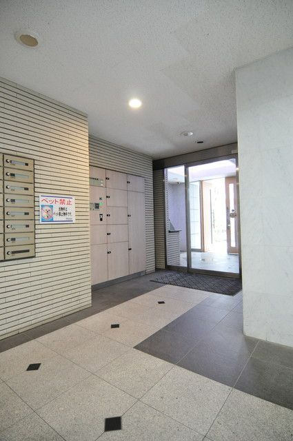 中央区日本橋中洲の賃貸マンションのロビー