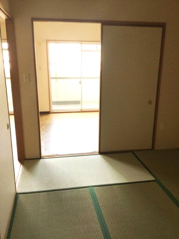 コーシャハイツ川口の和室
