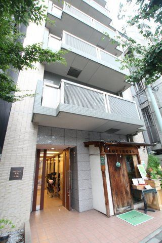 ヴェルデュール本郷　壱番館のエントランス