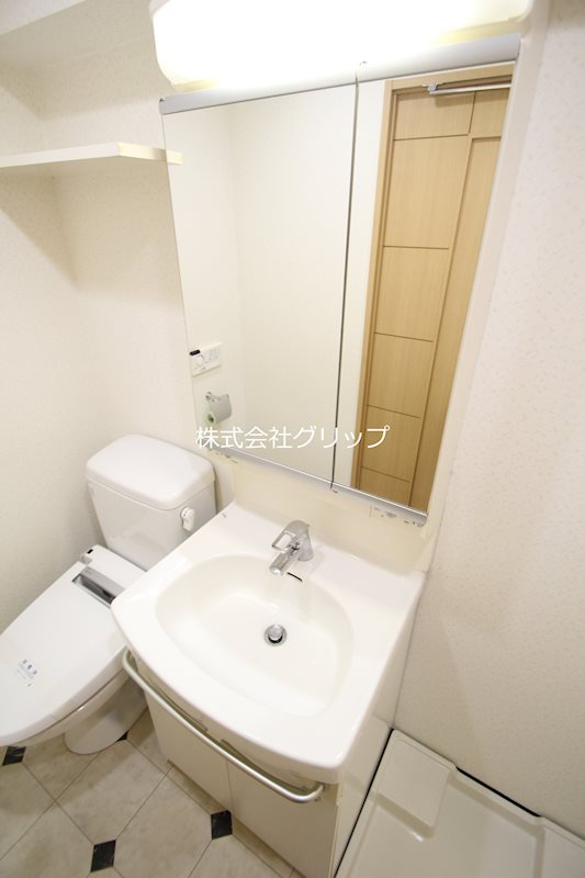 グリフィン横浜・桜木町駅前弐番館の独立洗面台