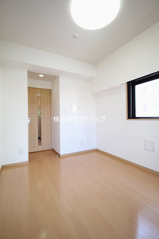 グリフィン横浜・桜木町駅前弐番館の洋室