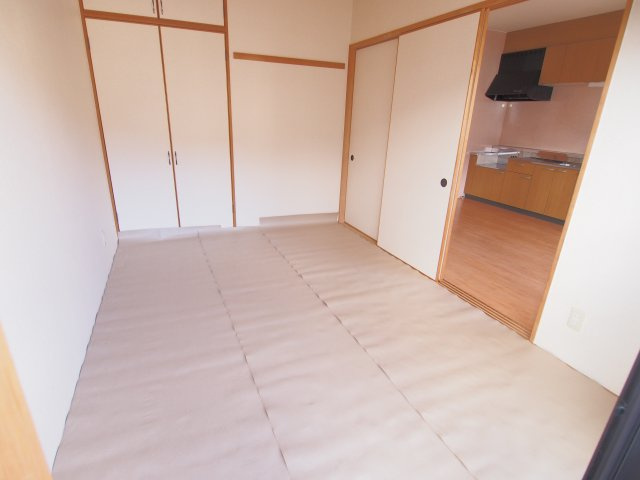 プレジール石堂の和室