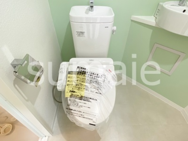 グリーンスタイリオ西尾久のトイレ|温水洗浄機能付きトイレです