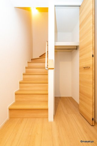 Jeunesse（ジュネス）の玄関