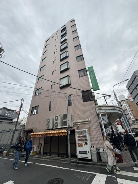 プラーズ西浅草の外観