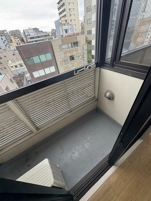 プラーズ西浅草のバルコニー
