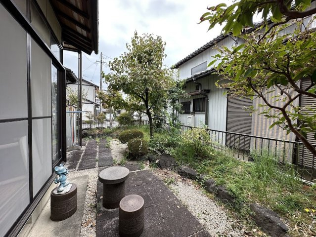 中古住宅　北方町北方の庭