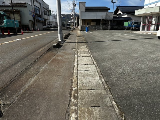 朝日町　売店舗の駐車場