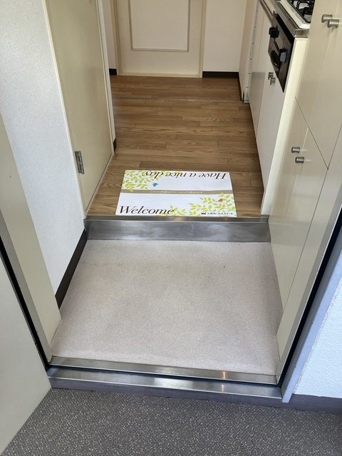 杉並区西荻北１丁目の賃貸マンションの玄関