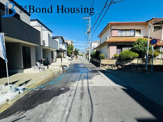滝の茶屋駅まで徒歩３分・ZEH水準住宅・城が山　３号地の前面道路含む現地写真